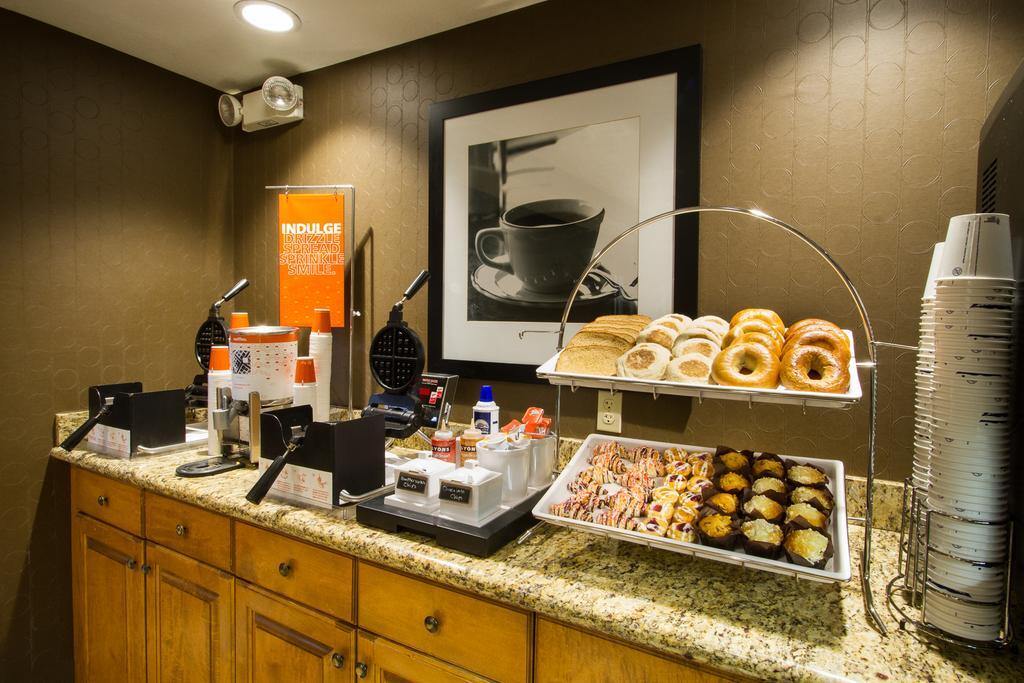 Hampton Inn & Suites Paso Robles Ristorante foto